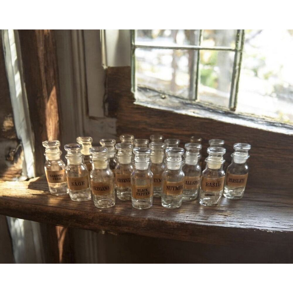 Lot of 18 VINTAGE Glass Apothecary Spice Jars Bottles & Stoppers Japan 4” LABELS